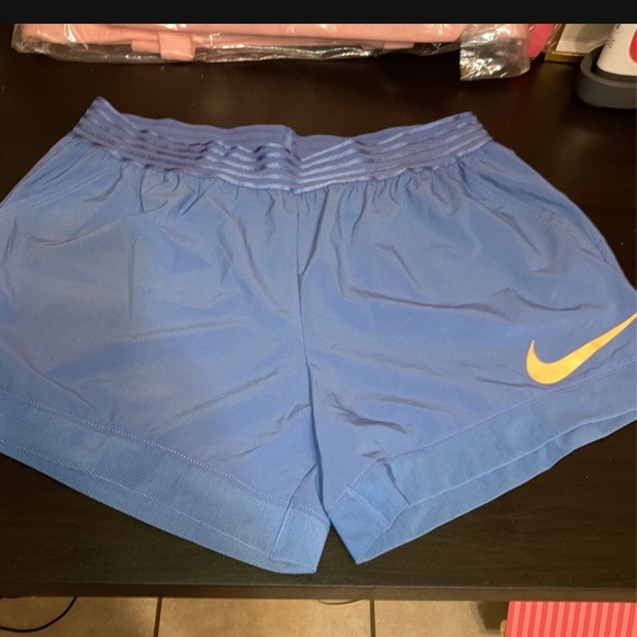 Nike workout set - Picture 2 of 5